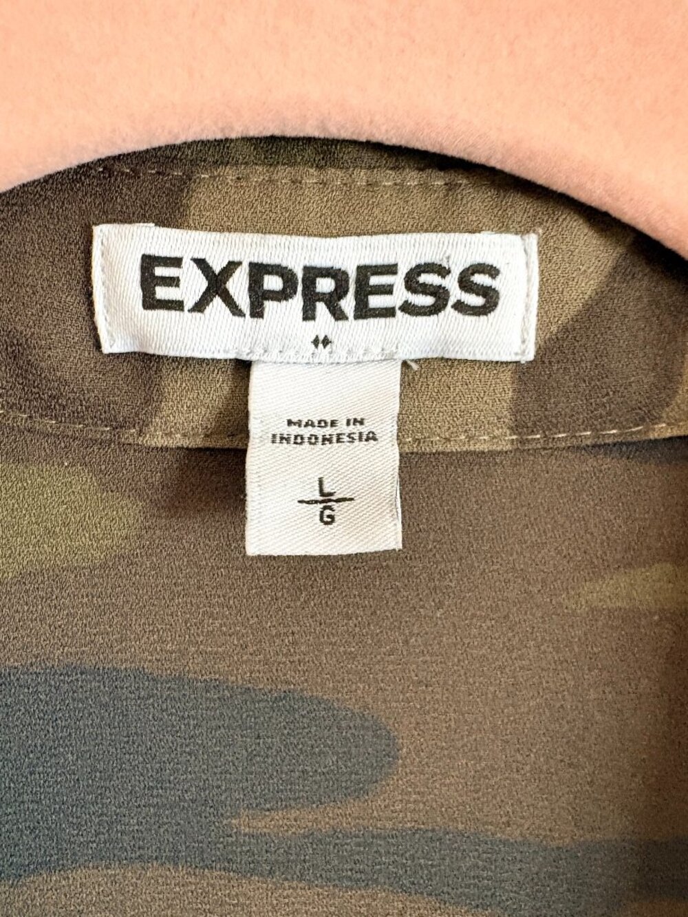 Express Shirt Womens Small Camo Sheer Roll Tab Button Up Blouse Size Large - Picture 3 of 7